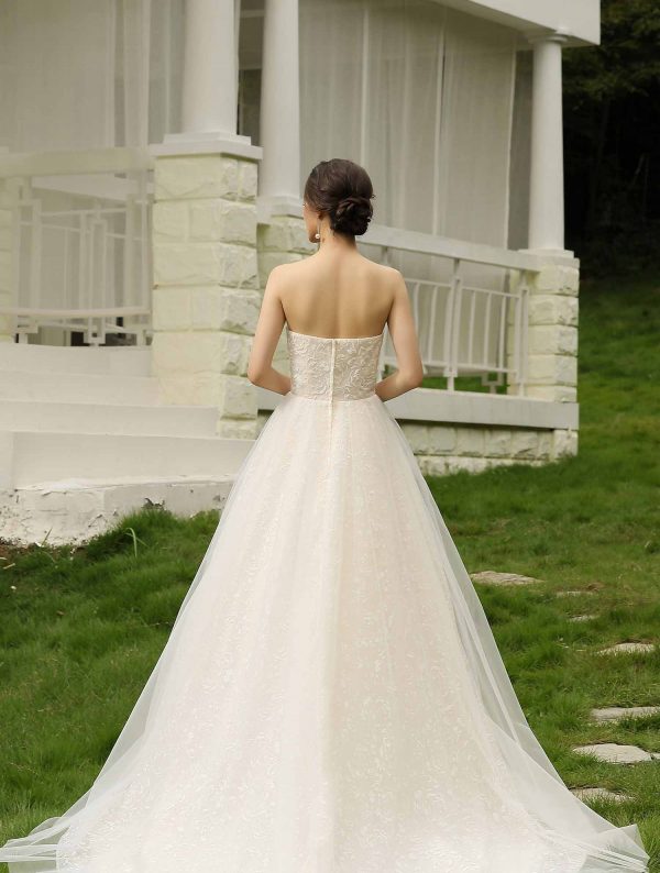 Local Wedding Dress Shops in Luton, White Bridal Dress in Watford