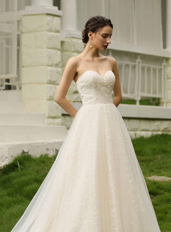 Local Wedding Dress Shops in Luton, White Bridal Dress in Watford
