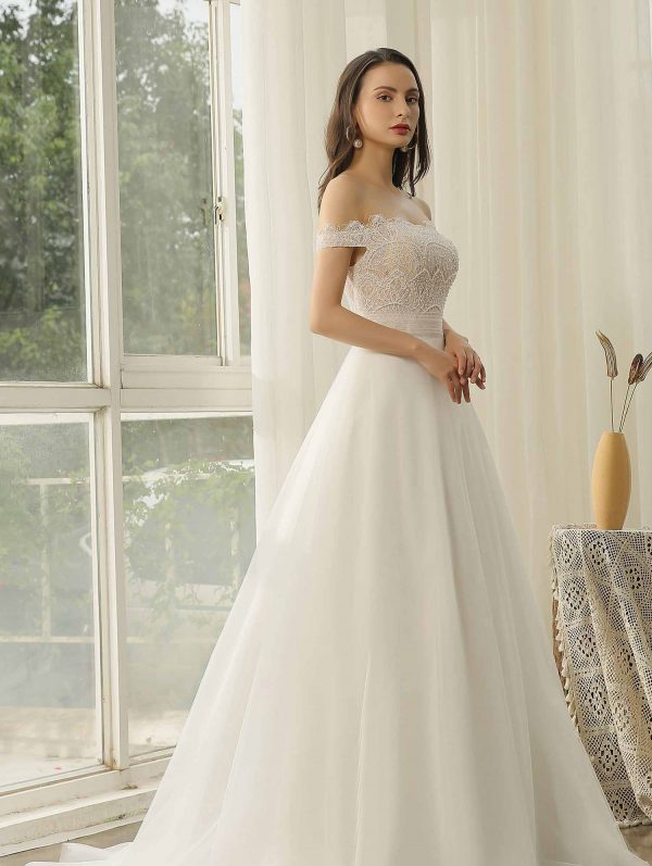Local Wedding Dress Shops in Luton, White Bridal Dress in Watford