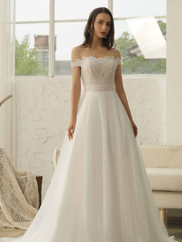 Local Wedding Dress Shops in Luton, White Bridal Dress in Watford